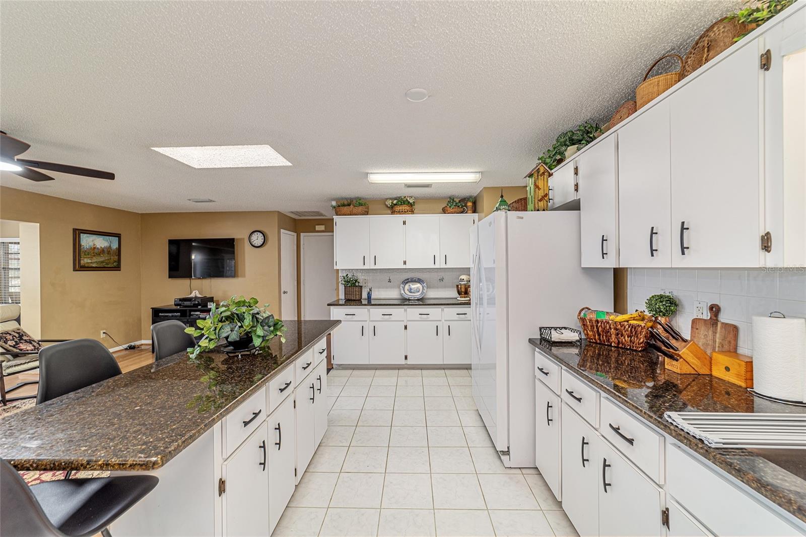 ON TOP OF THE WORLD - Residential