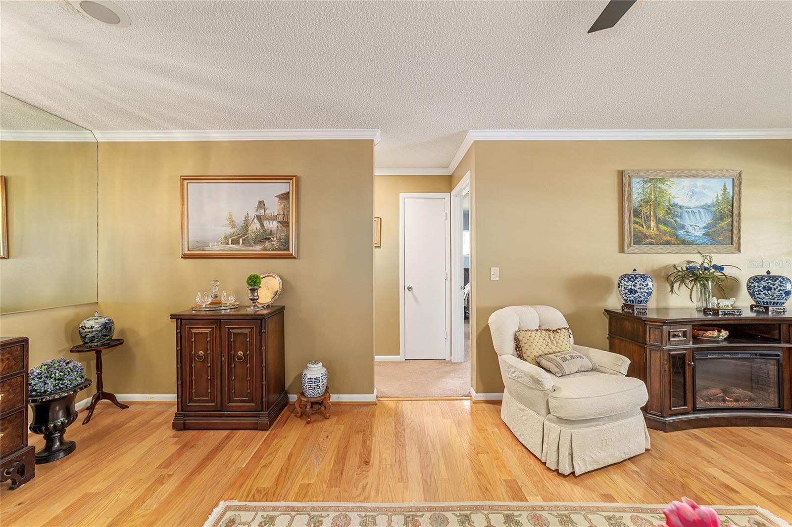 ON TOP OF THE WORLD - Residential