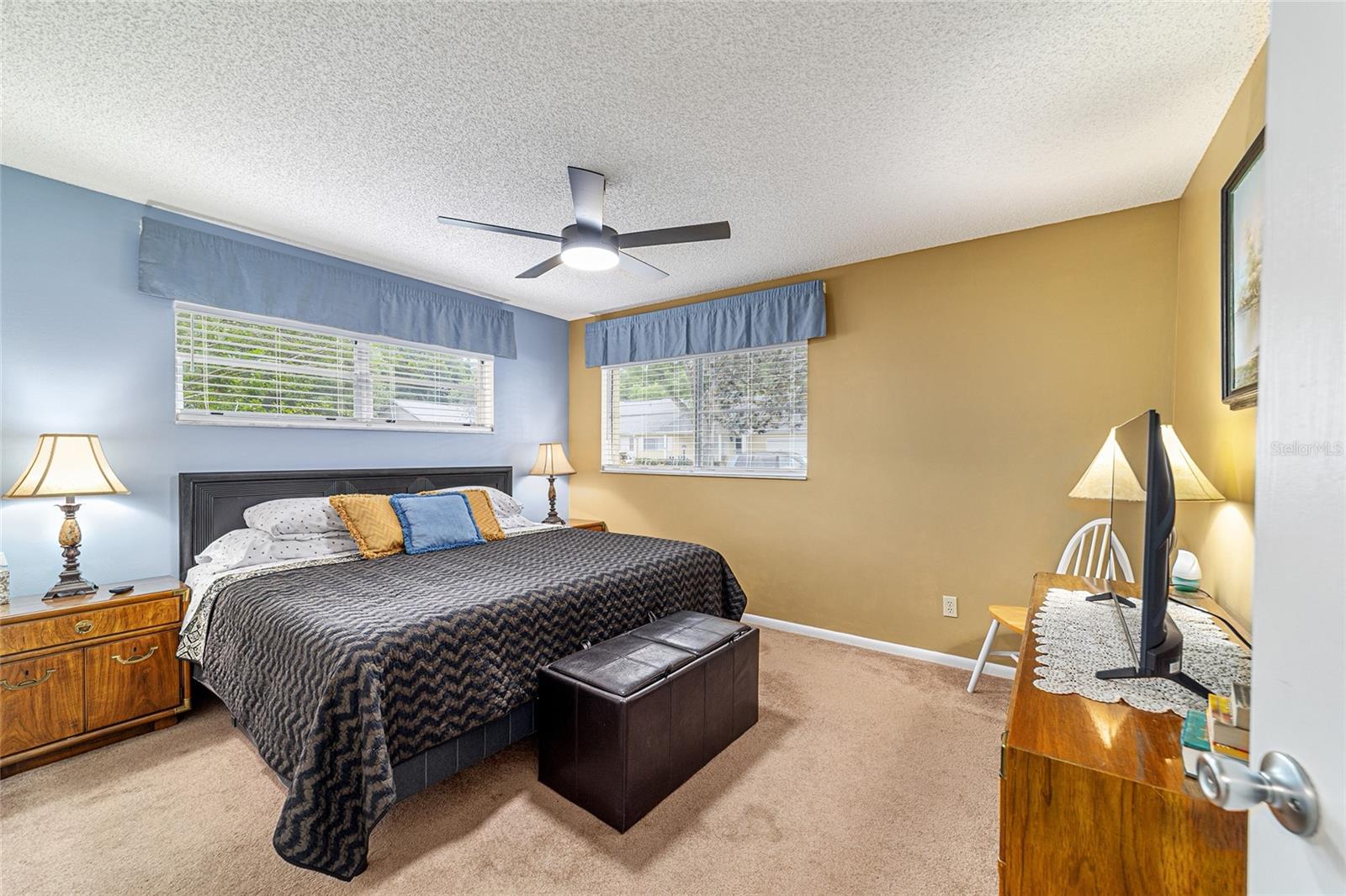 ON TOP OF THE WORLD - Residential