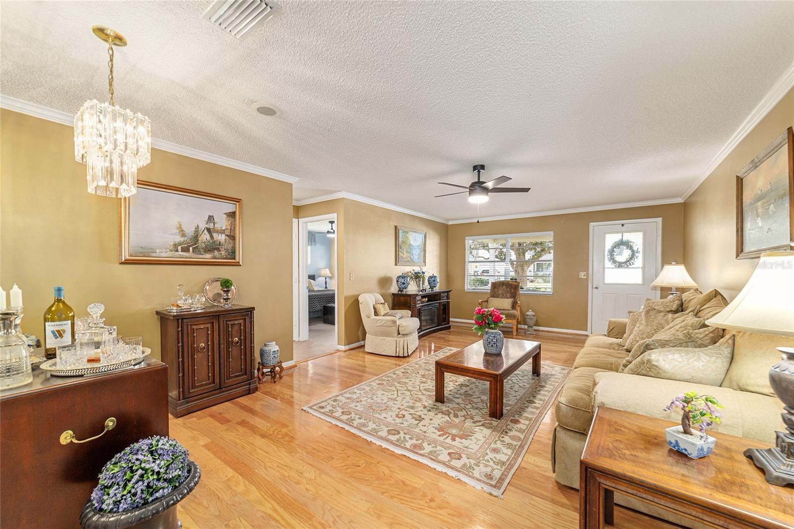 ON TOP OF THE WORLD - Residential