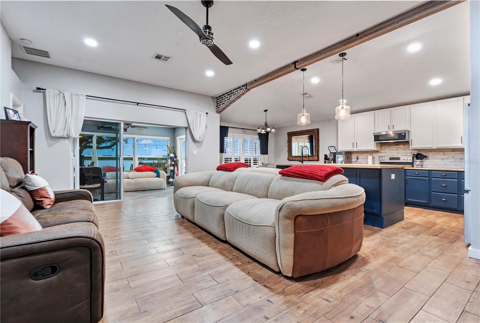 1821 LAKE VILLA DRIVE