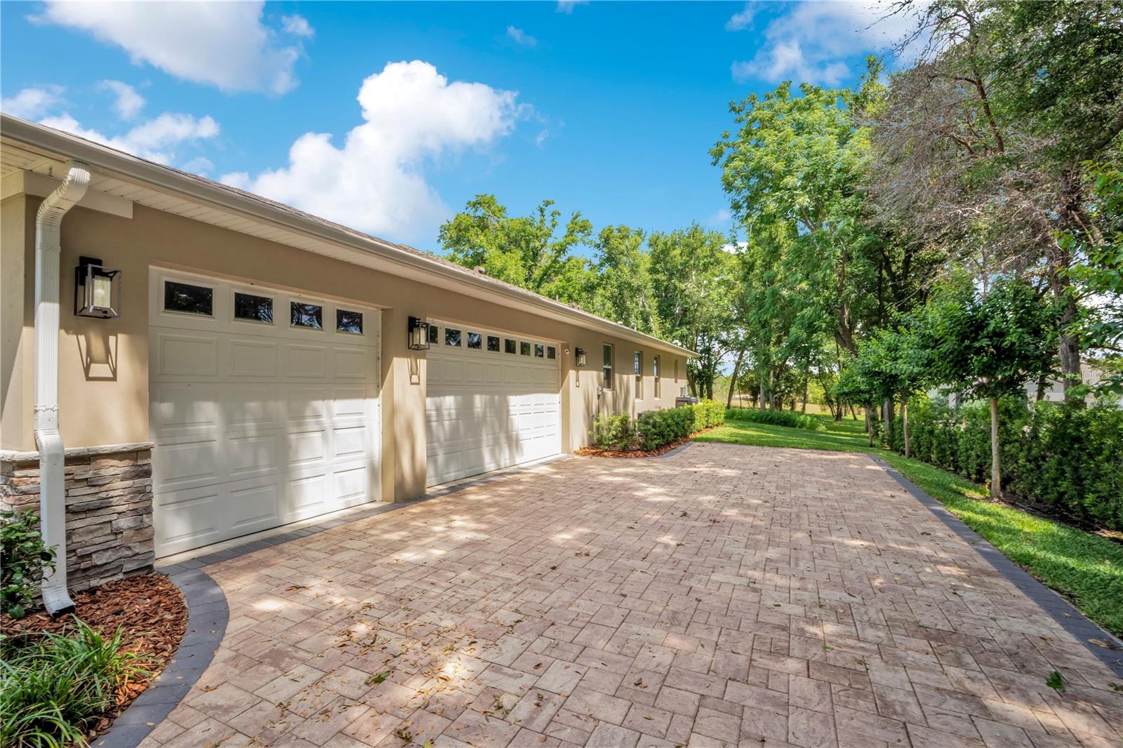 PALM COVE ESTATES - Residential