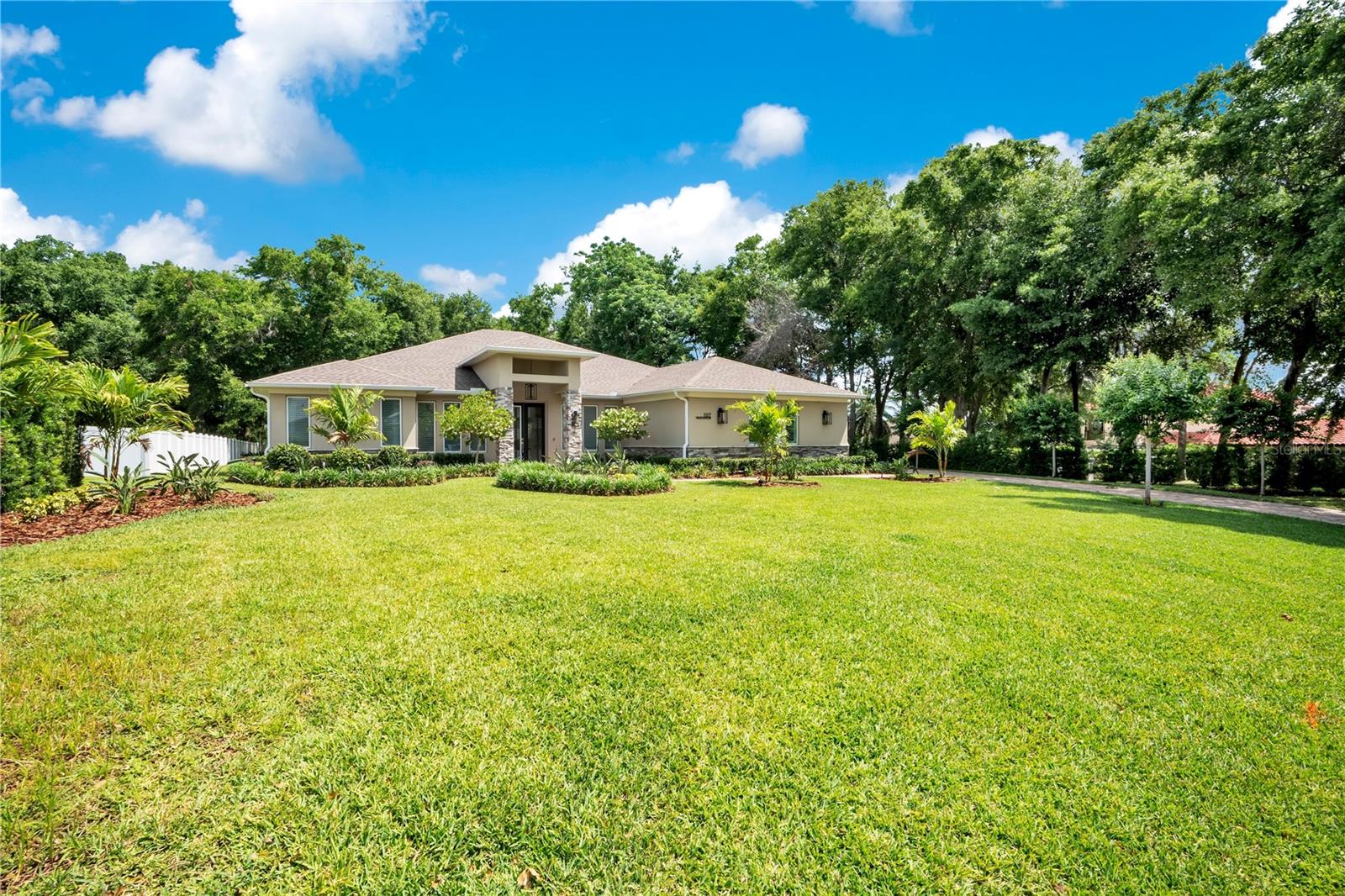 PALM COVE ESTATES - Residential