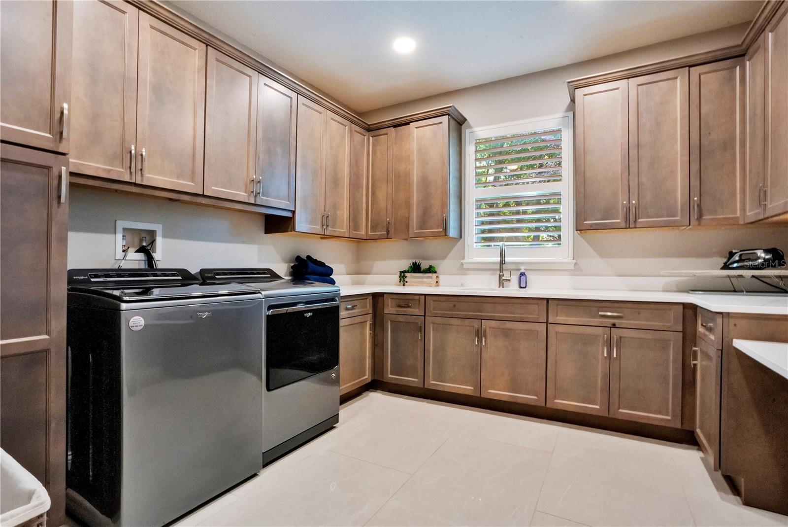 PALM COVE ESTATES - Residential