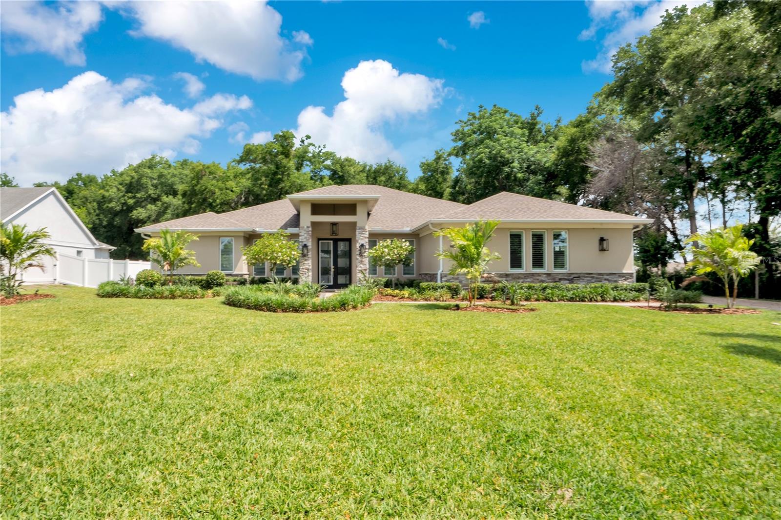 PALM COVE ESTATES - Residential