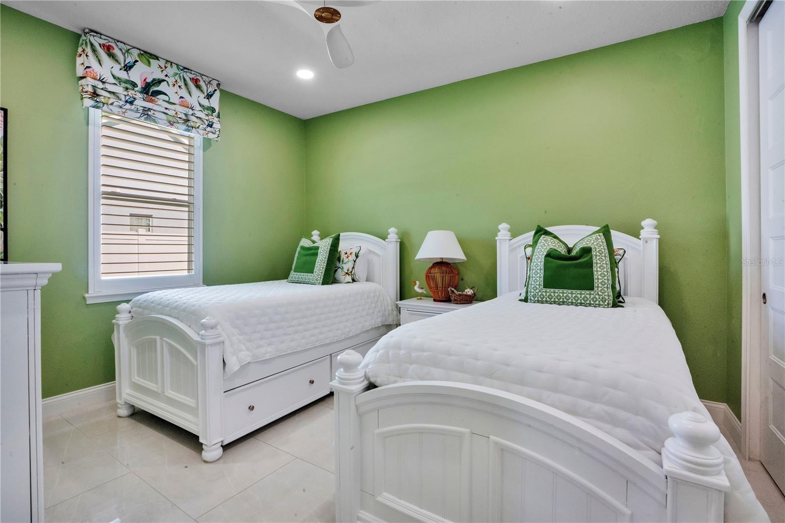 PALM COVE ESTATES - Residential