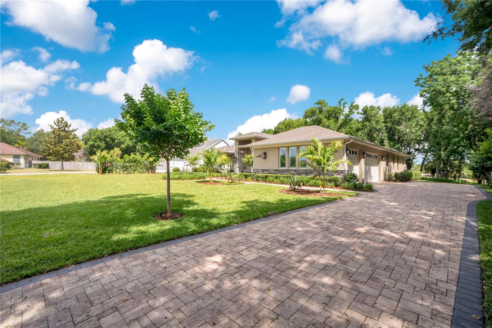 PALM COVE ESTATES - Residential