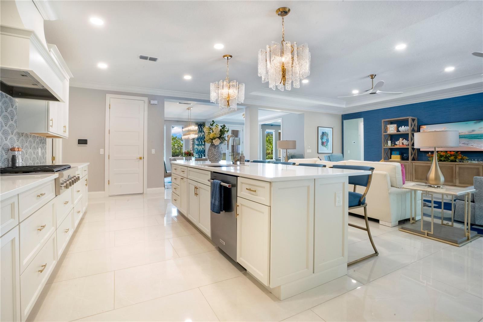 PALM COVE ESTATES - Residential