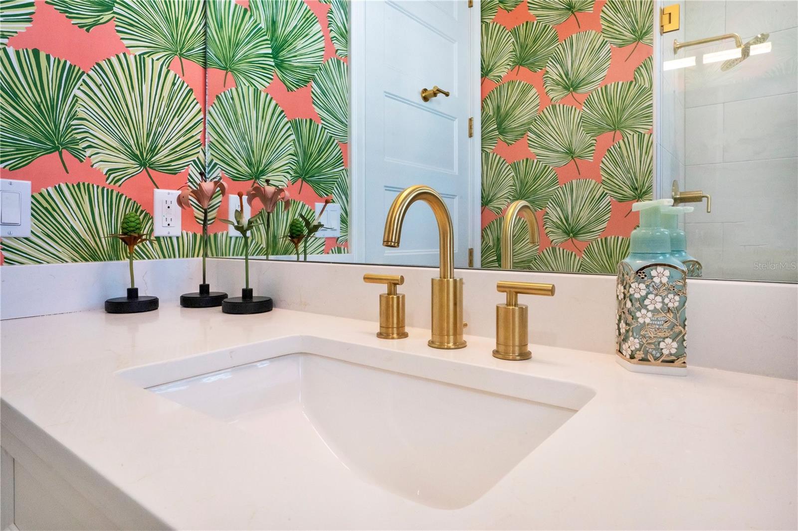 PALM COVE ESTATES - Residential