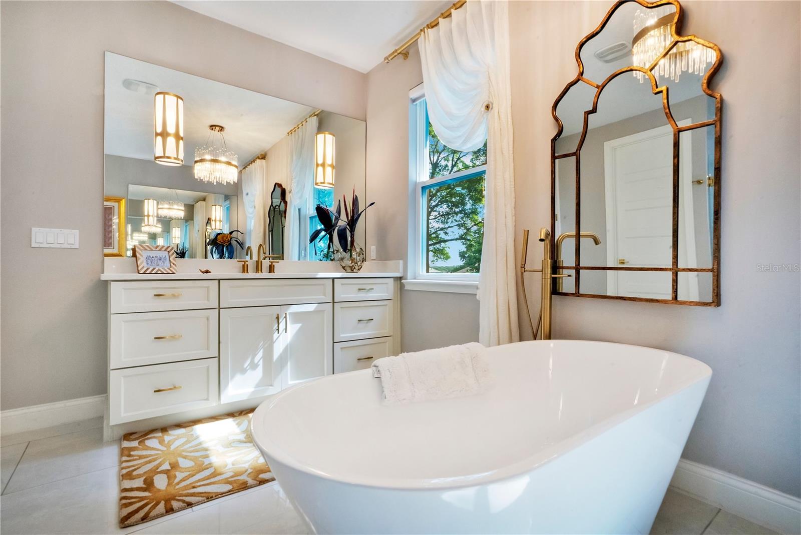 PALM COVE ESTATES - Residential