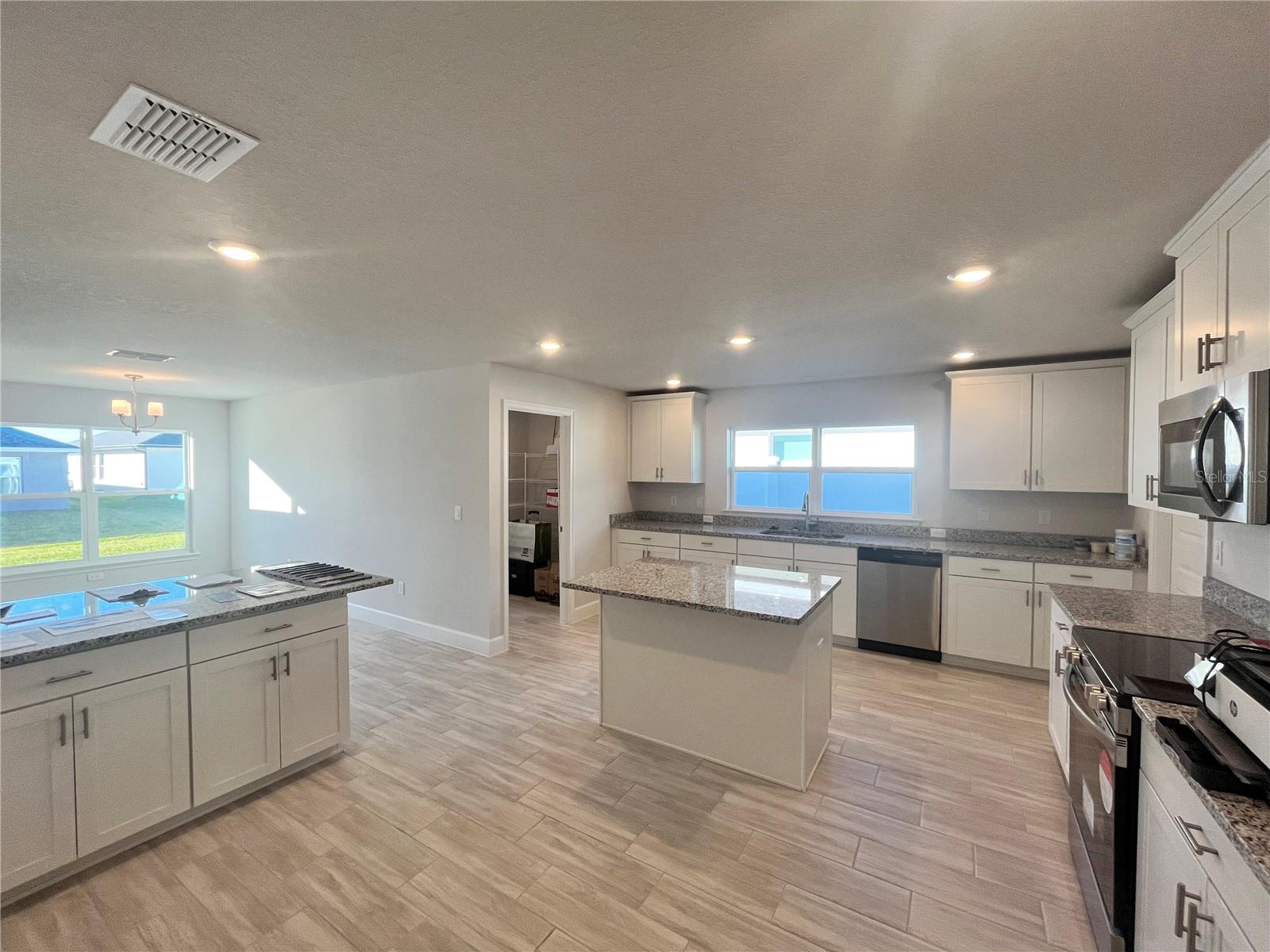 SILVER SPRINGS ACRES - Residential