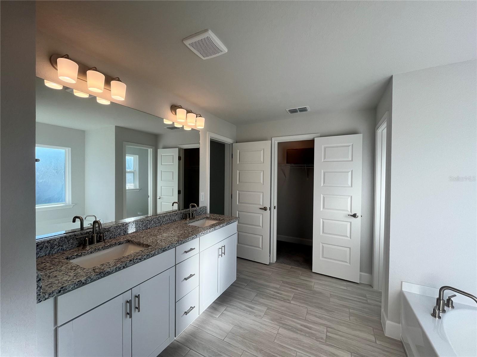 SILVER SPRINGS ACRES - Residential