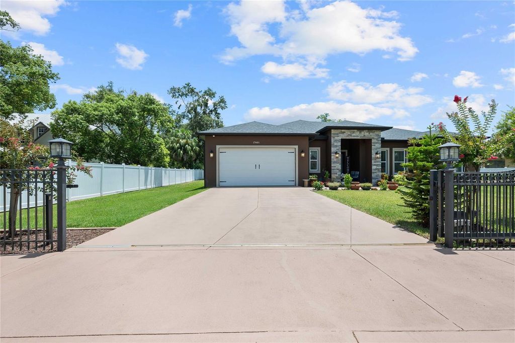 Photo of 17601 Hanna Road, Lutz, FL 33549 (MLS # TB8530596)