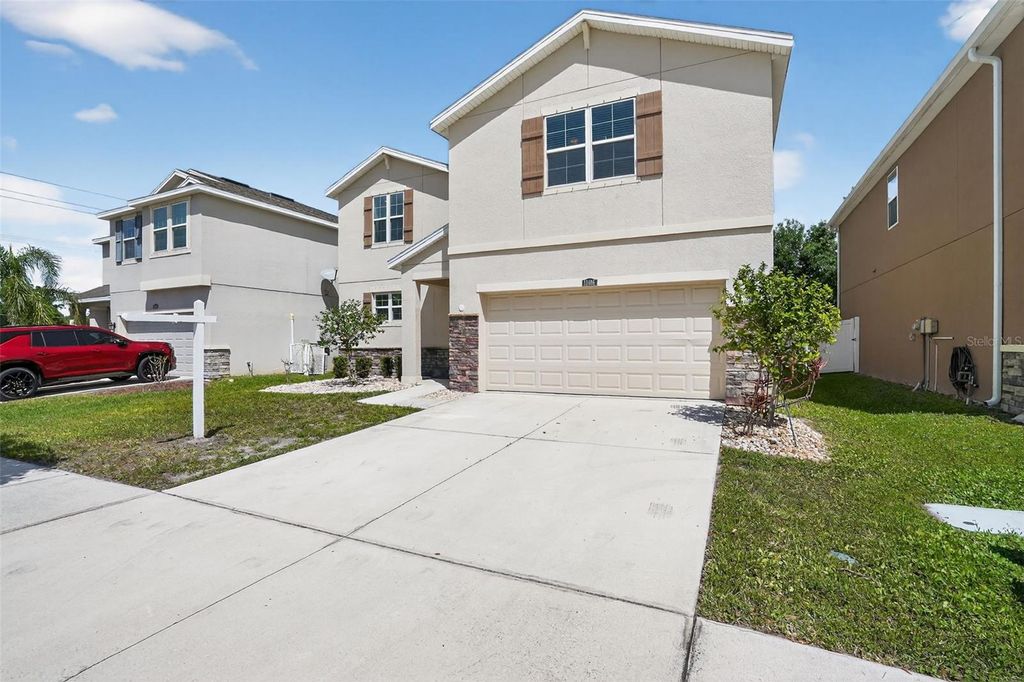 Photo of 11406 Warren Oaks Place, Riverview, FL 33578 (MLS # O6393110)