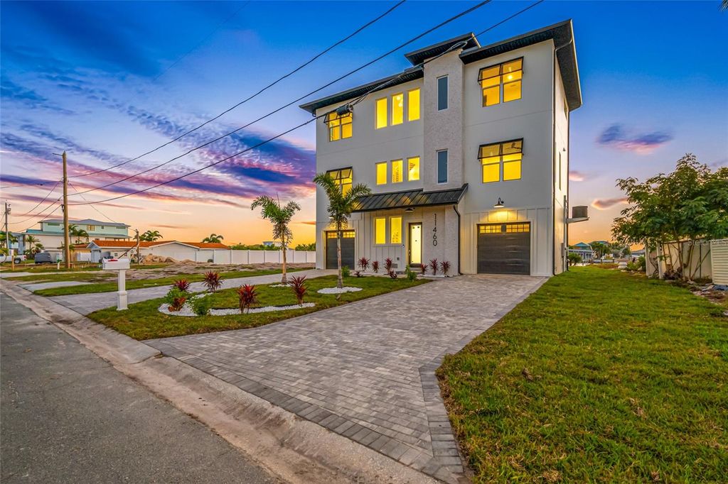 Photo of 11460 7th Street E, Treasure Island, FL 33706 (MLS # TB8514955)