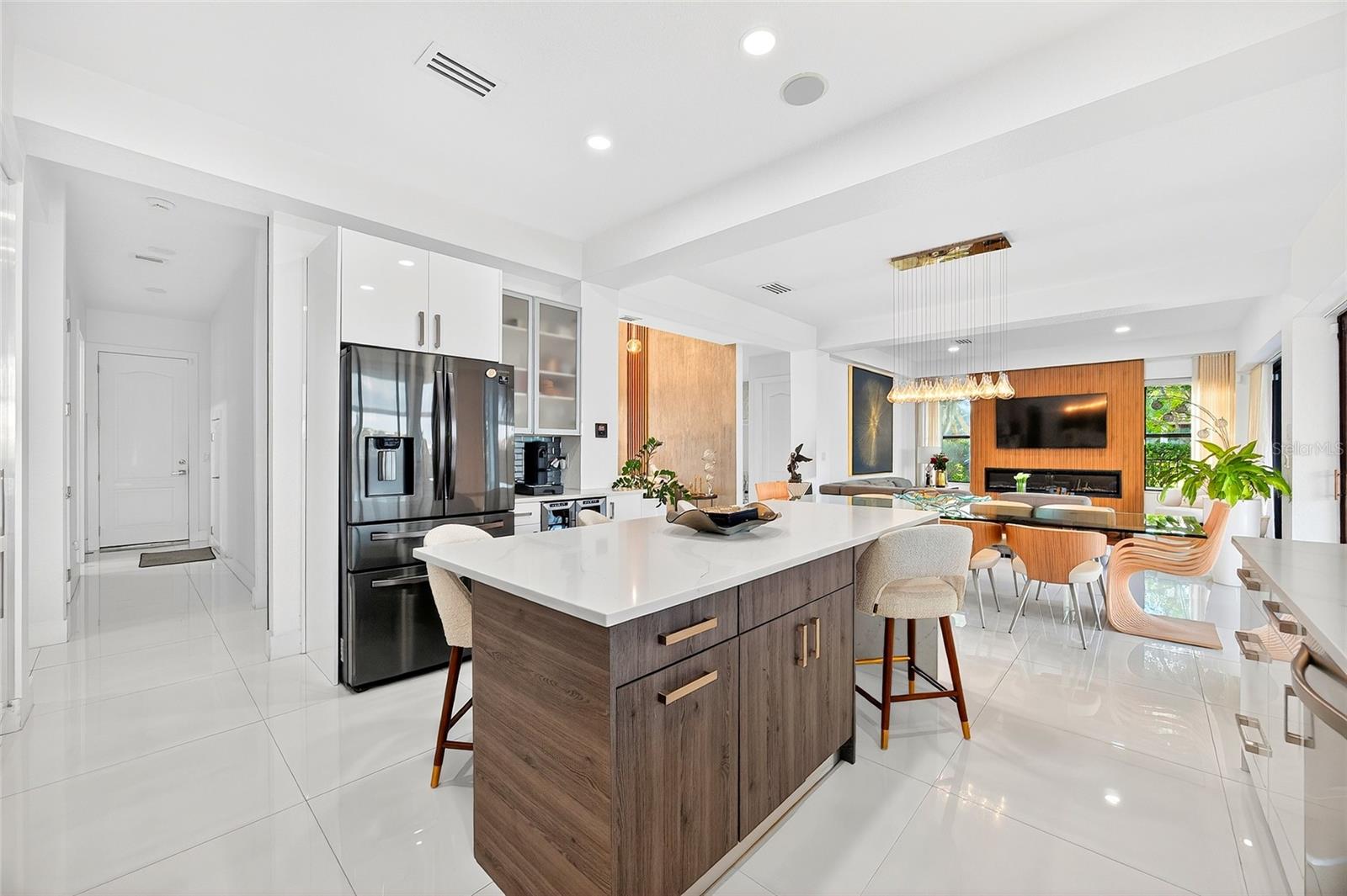 EAGLE CRK PH 1C-2-VLG F - Residential Lease