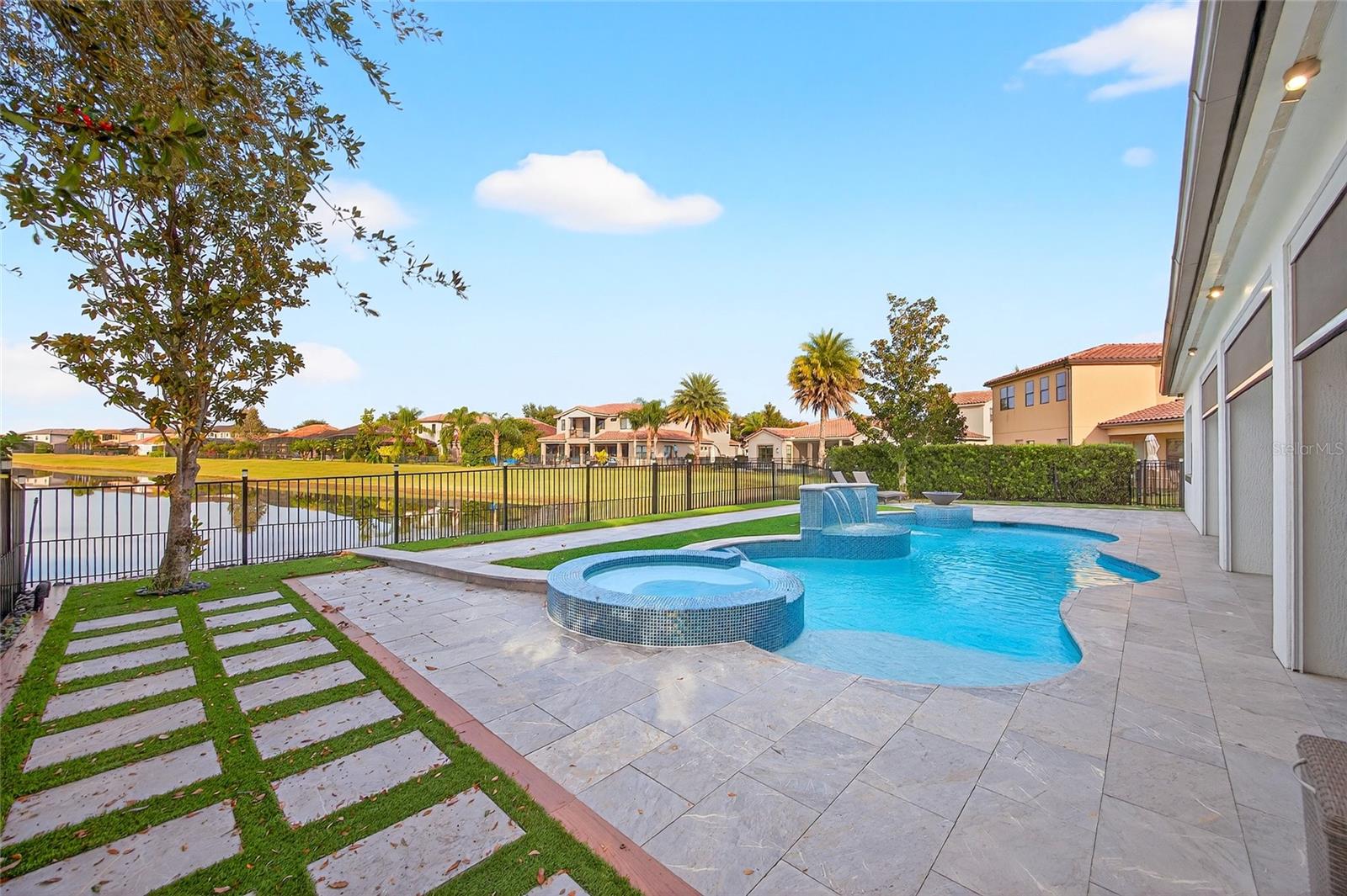 EAGLE CRK PH 1C-2-VLG F - Residential Lease