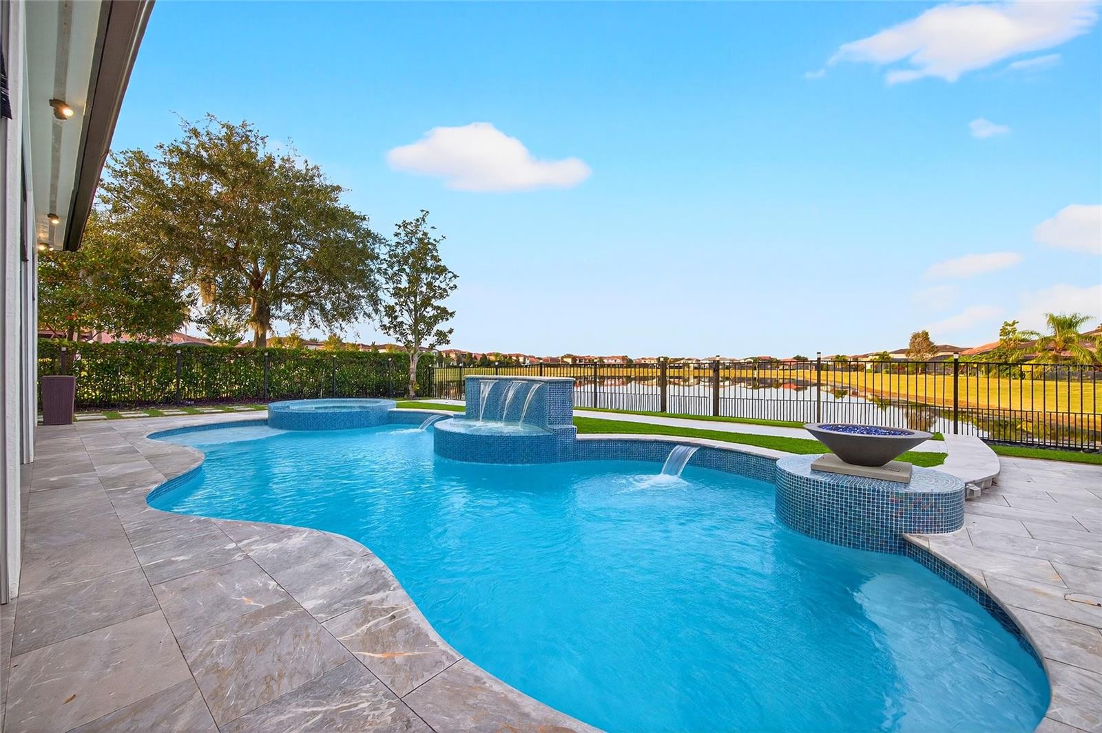 EAGLE CRK PH 1C-2-VLG F - Residential Lease