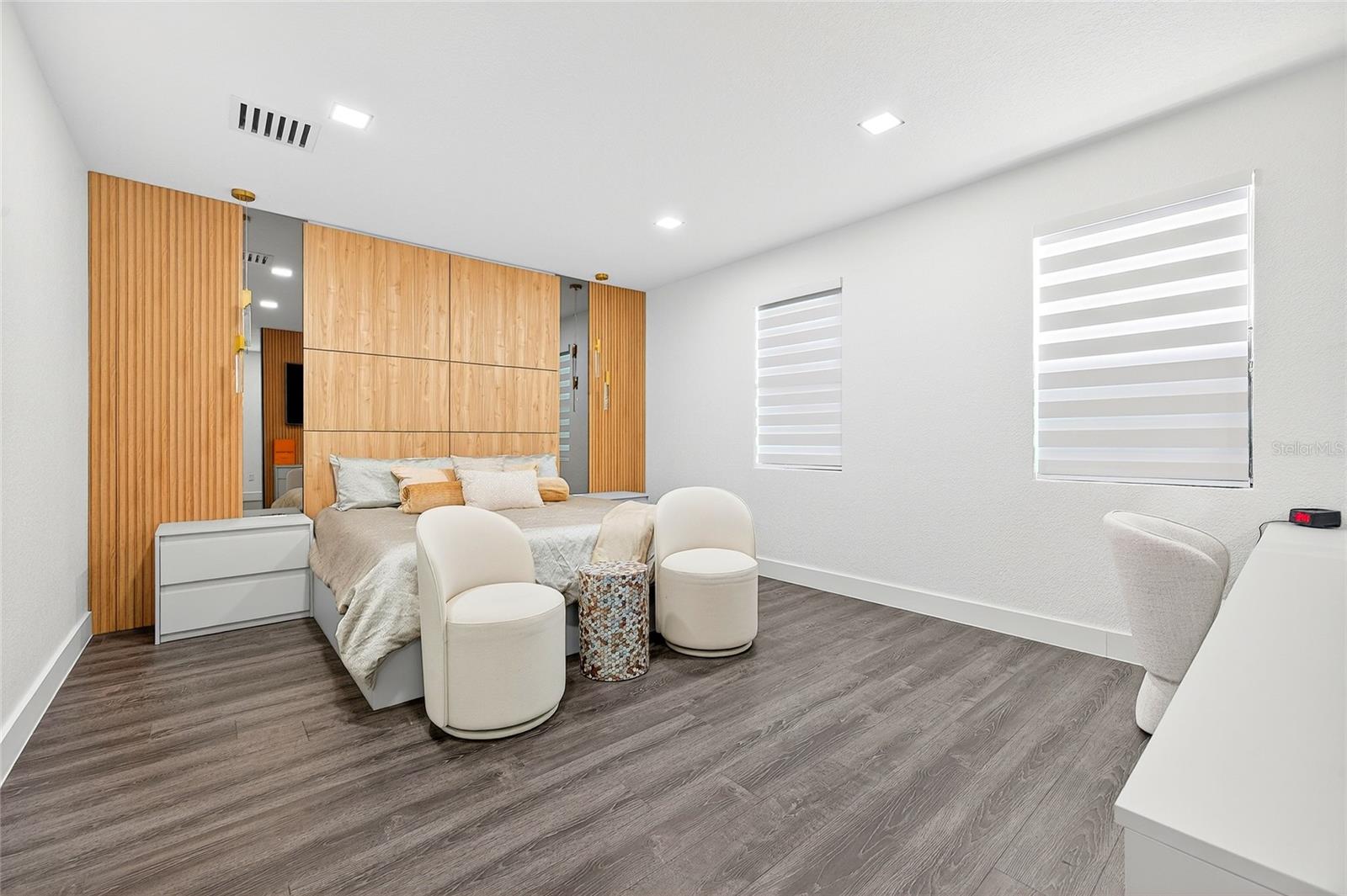 EAGLE CRK PH 1C-2-VLG F - Residential Lease