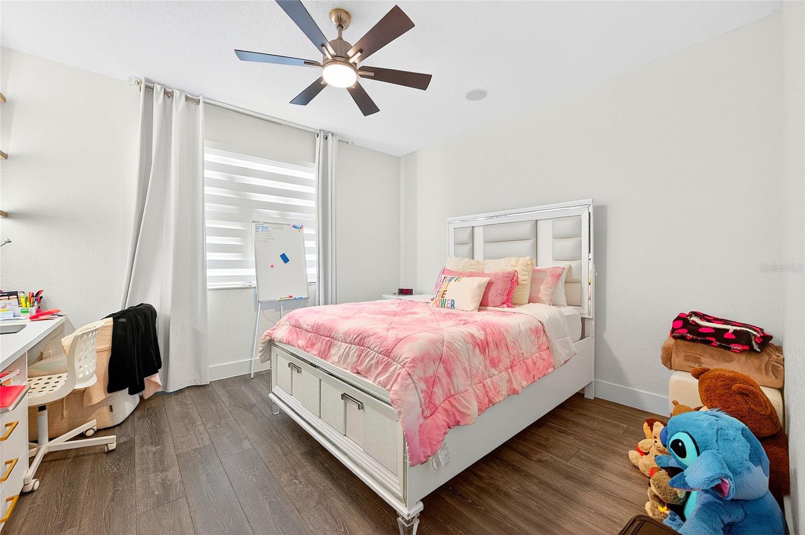 EAGLE CRK PH 1C-2-VLG F - Residential Lease