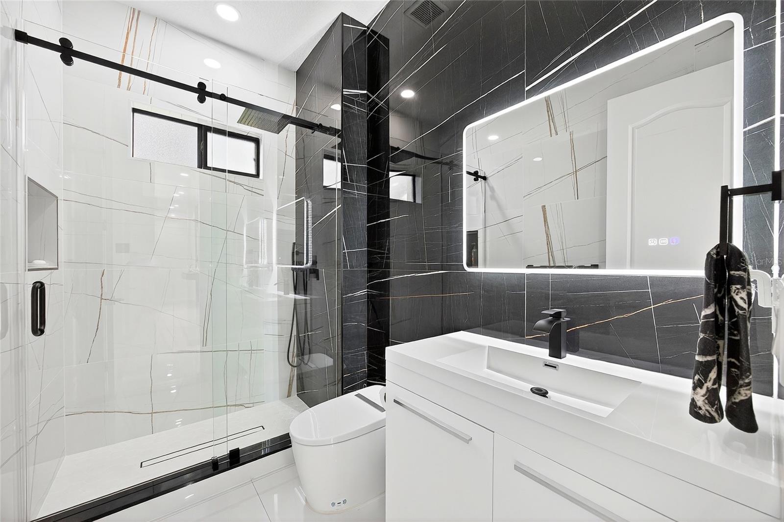 EAGLE CRK PH 1C-2-VLG F - Residential Lease