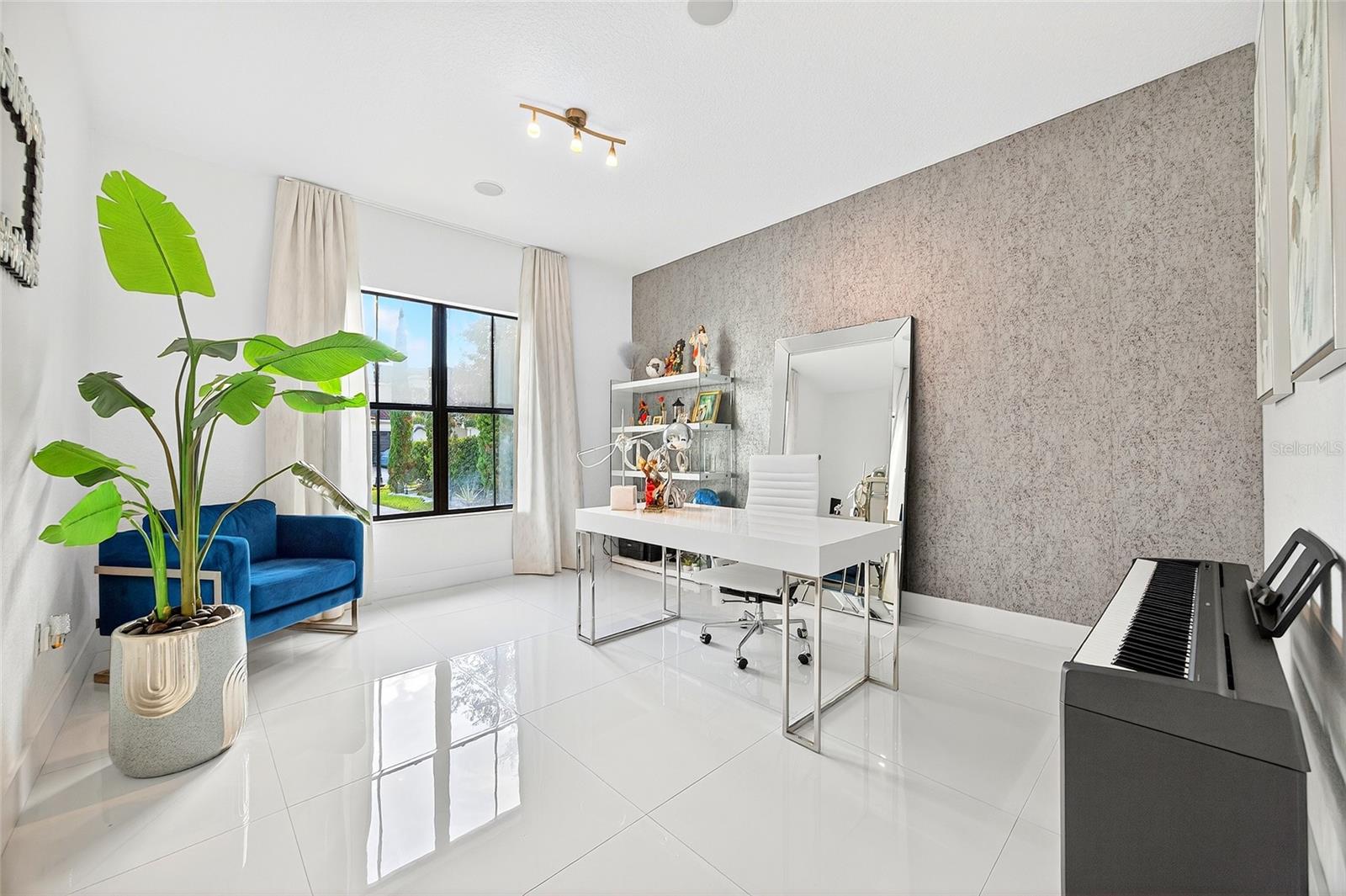 EAGLE CRK PH 1C-2-VLG F - Residential Lease