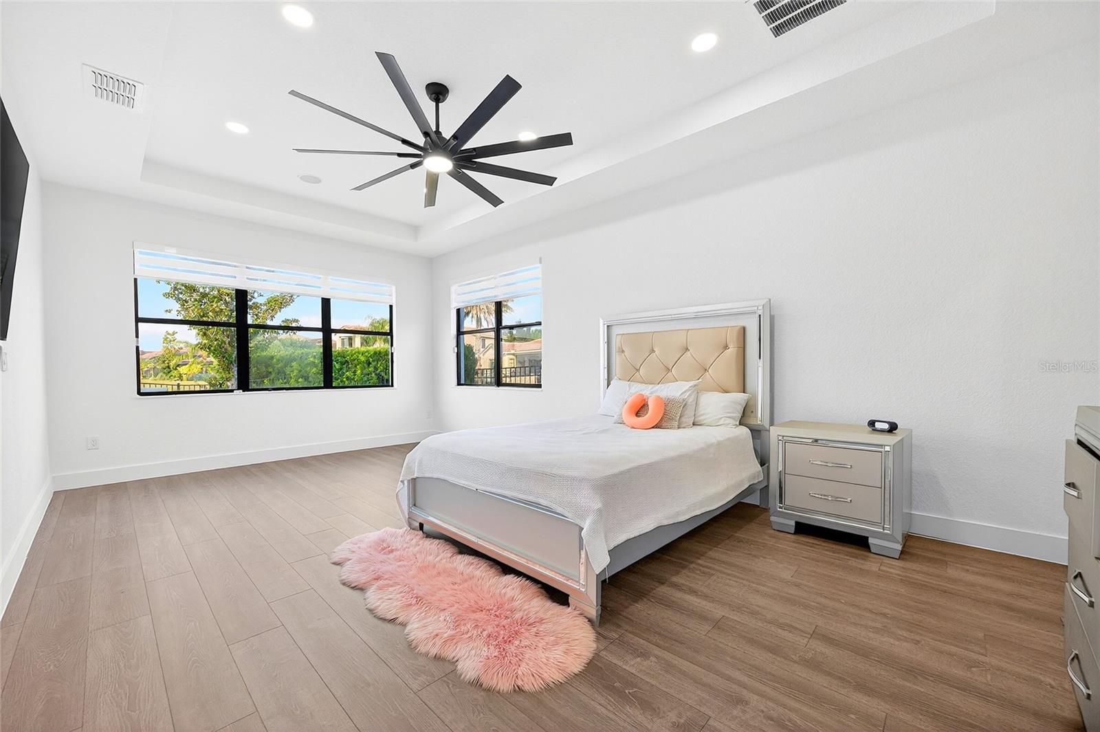 EAGLE CRK PH 1C-2-VLG F - Residential Lease