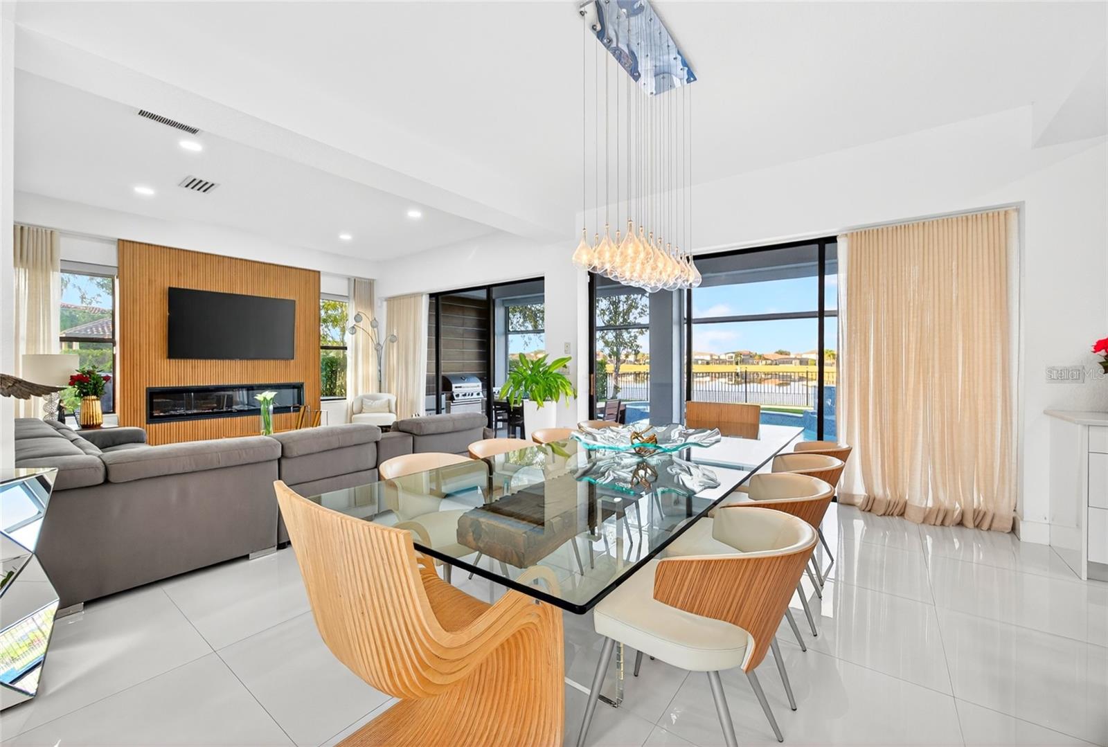 EAGLE CRK PH 1C-2-VLG F - Residential Lease