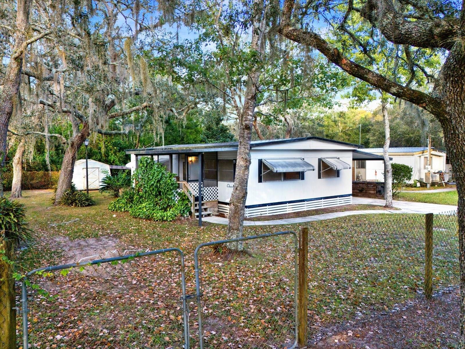 MOON LAKE ESTATES - Residential