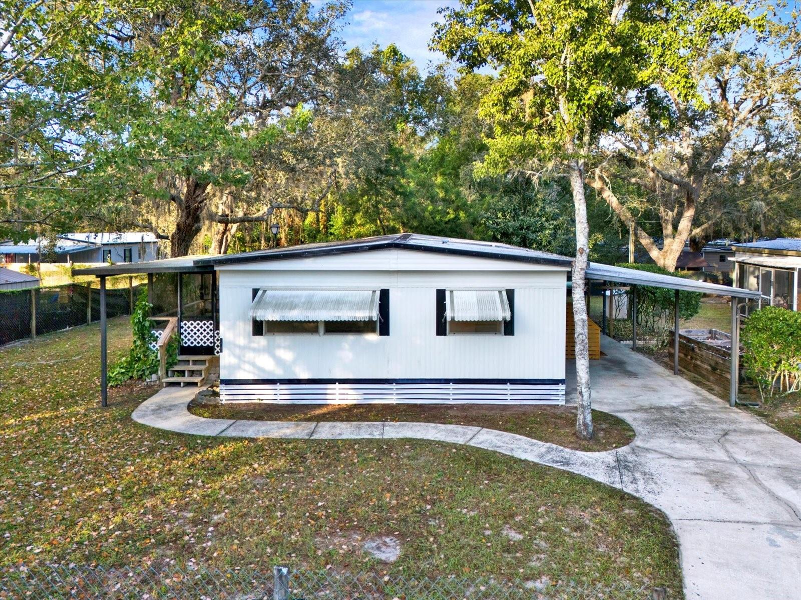 MOON LAKE ESTATES - Residential