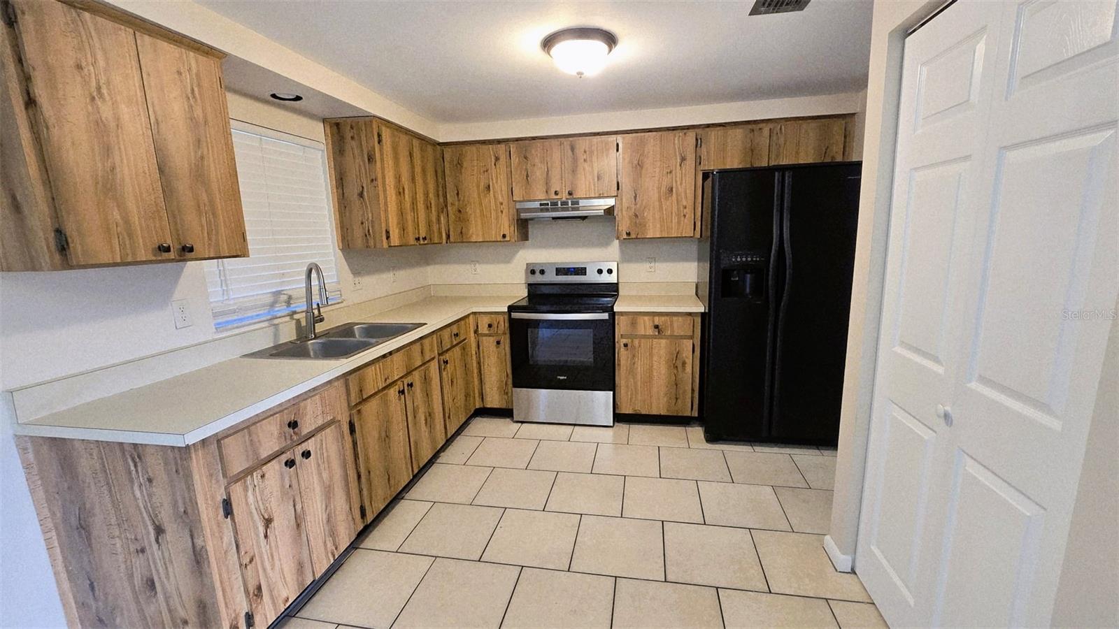 2906 CEDARIDGE DRIVE