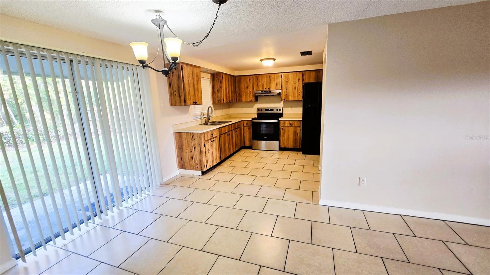 2906 CEDARIDGE DRIVE