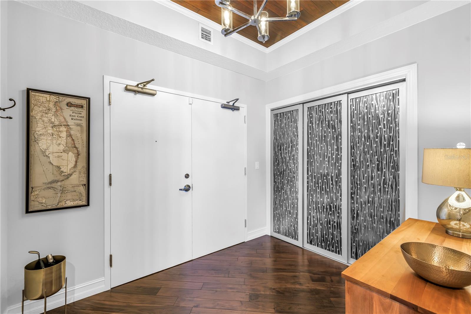 288 BEACH DRIVE NE 6B