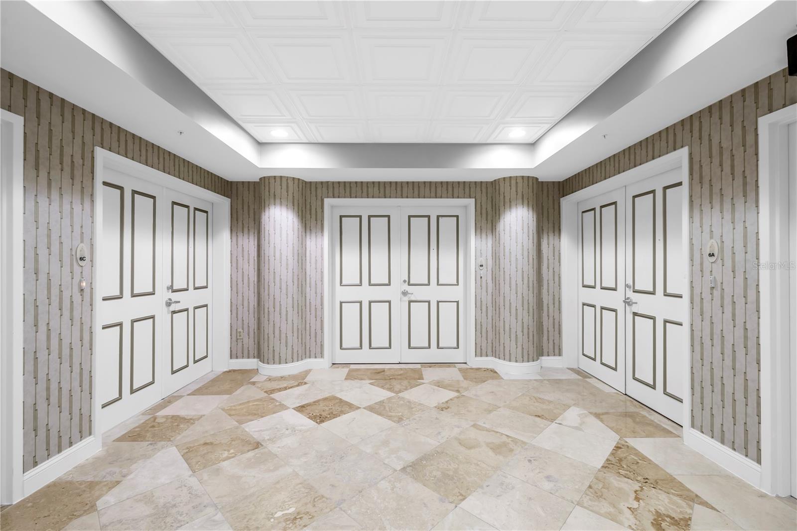 288 BEACH DRIVE NE 6B