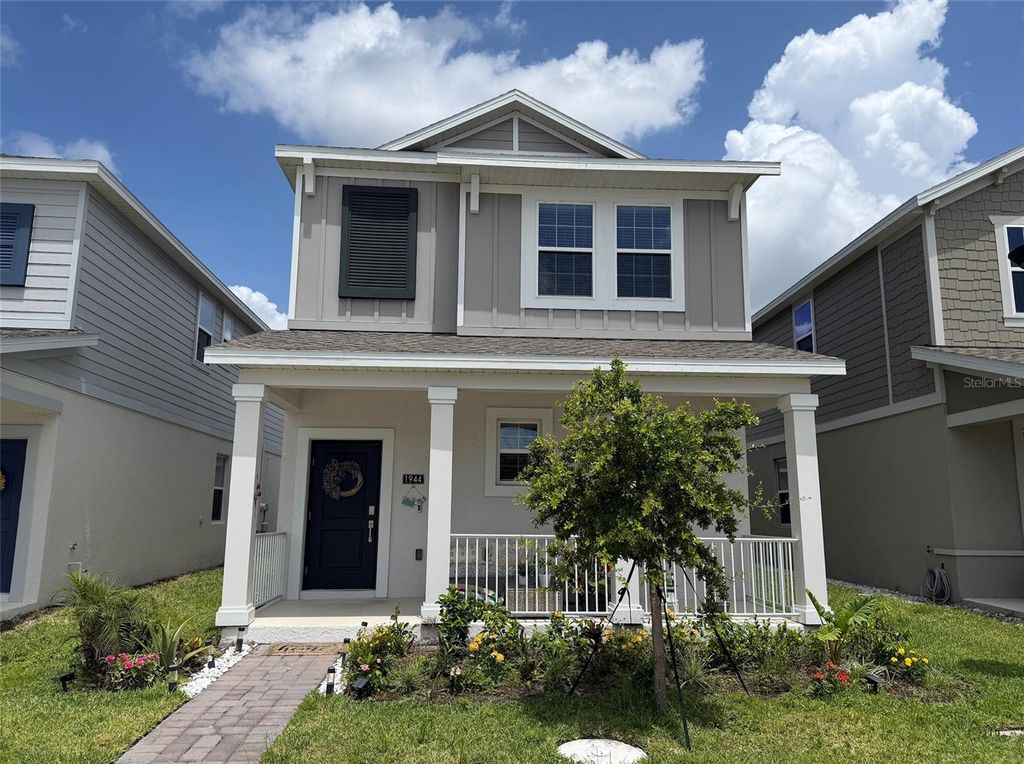 Photo of 1944 Tohoqua Boulevard, Kissimmee, FL 34744 (MLS # S5150916)