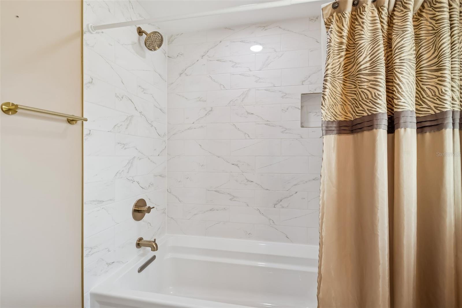 CARROLLWOOD SUB UN 27 - Residential