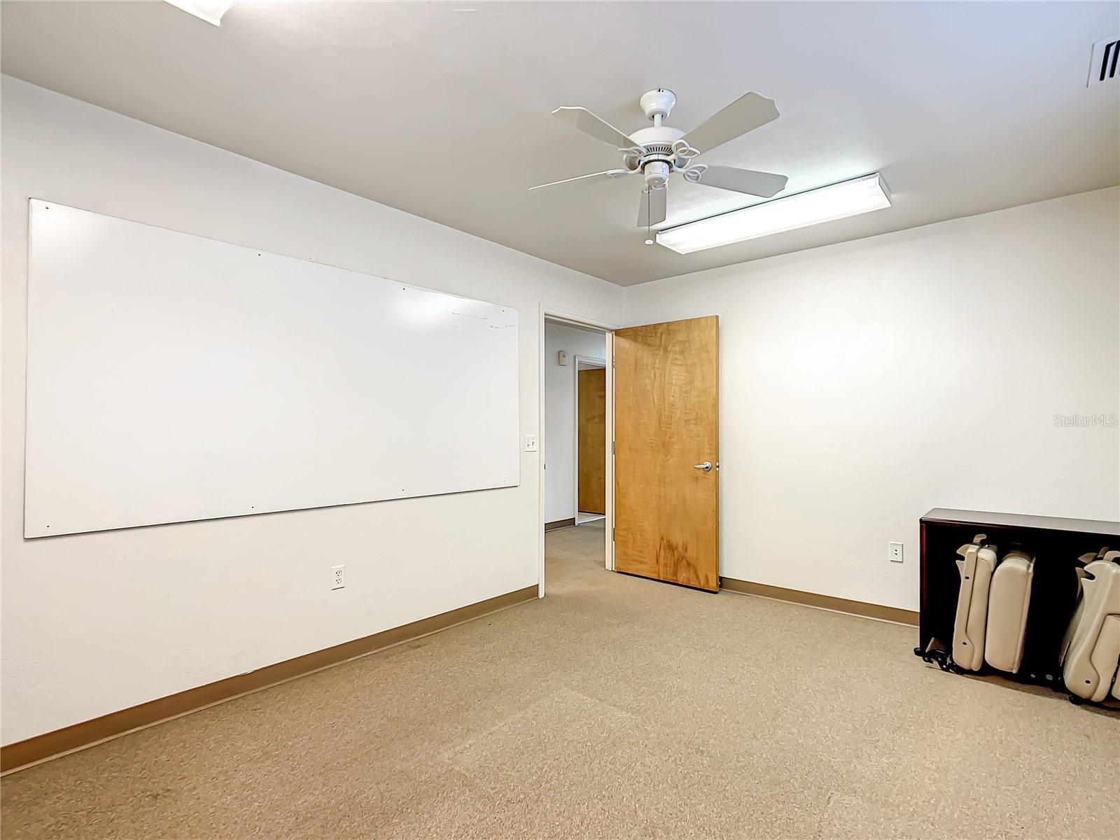 FLORIAN INDUST PARK - Commercial Sale