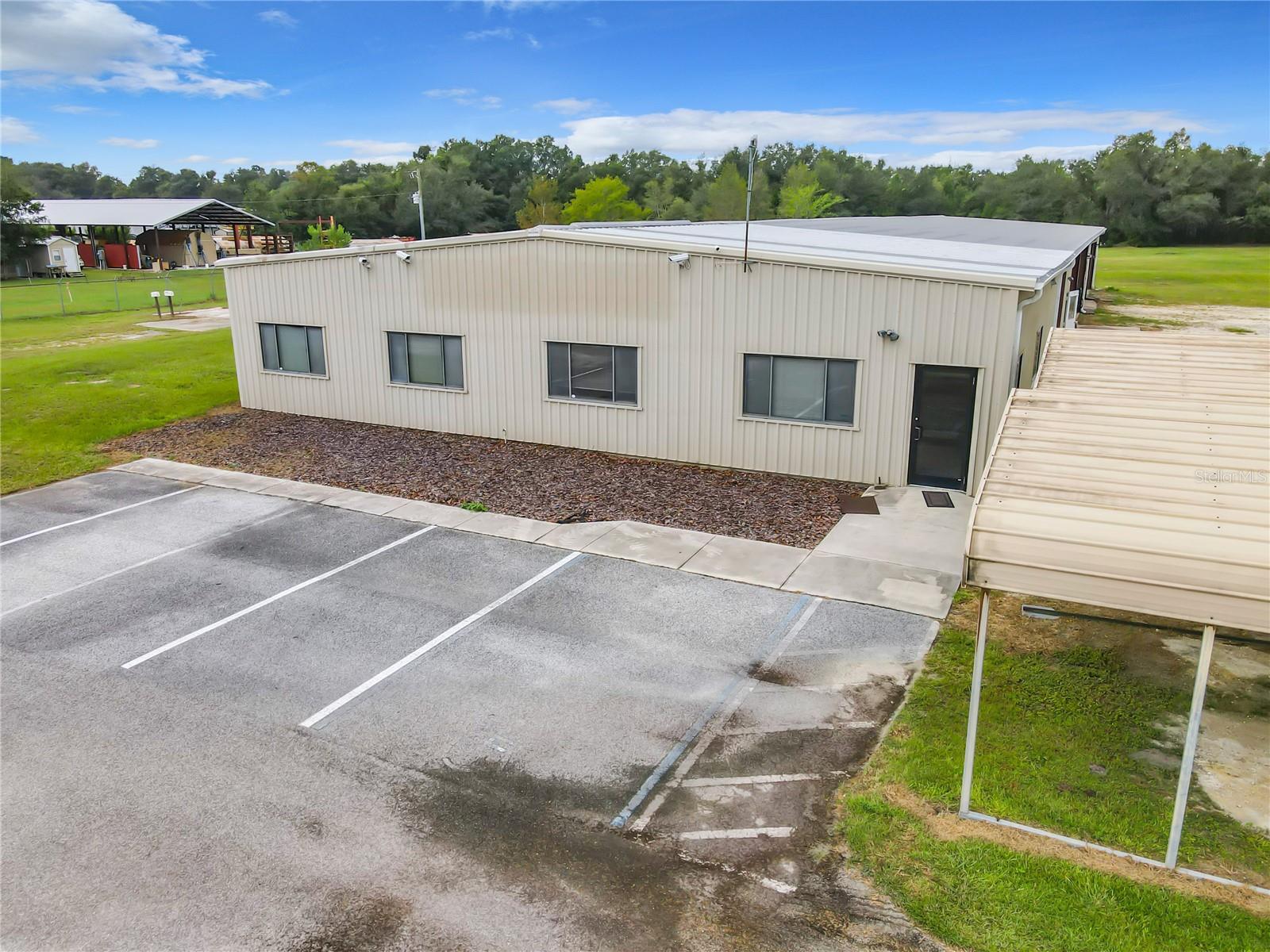 FLORIAN INDUST PARK - Commercial Sale