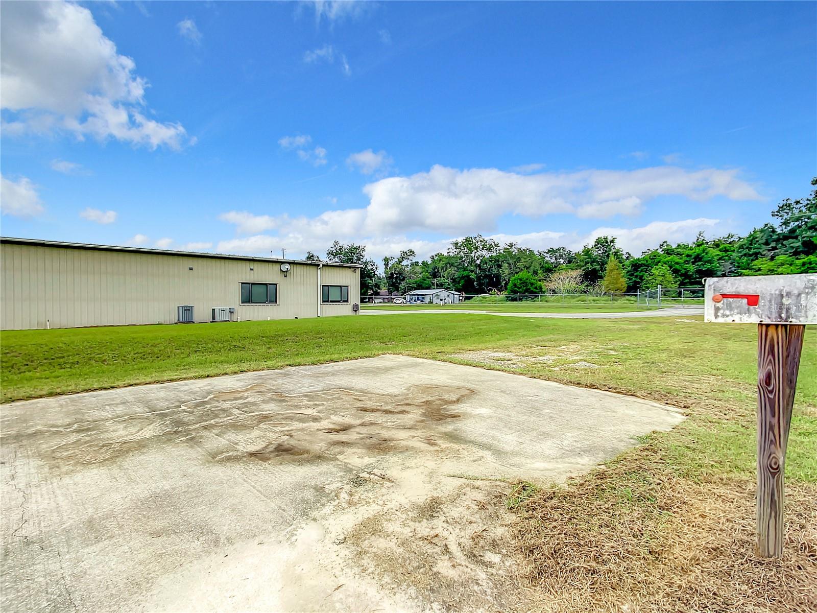 FLORIAN INDUST PARK - Commercial Sale