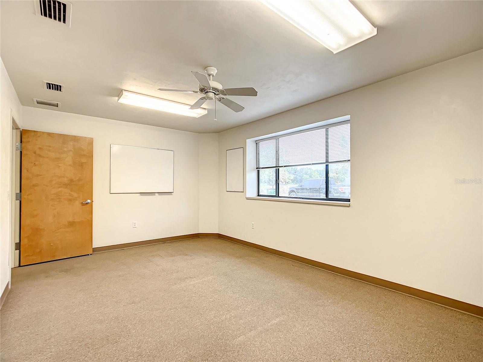 FLORIAN INDUST PARK - Commercial Sale