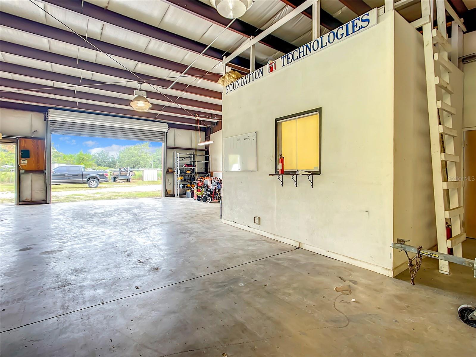 FLORIAN INDUST PARK - Commercial Sale