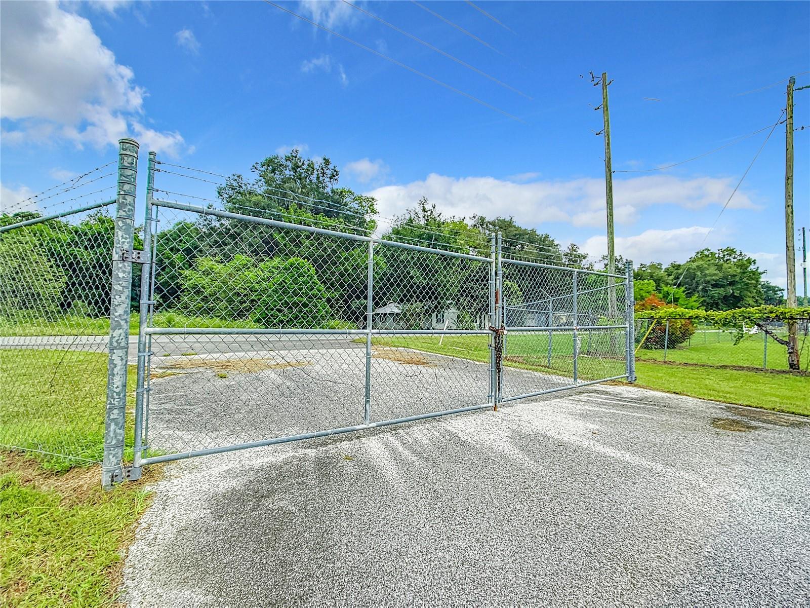 FLORIAN INDUST PARK - Commercial Sale