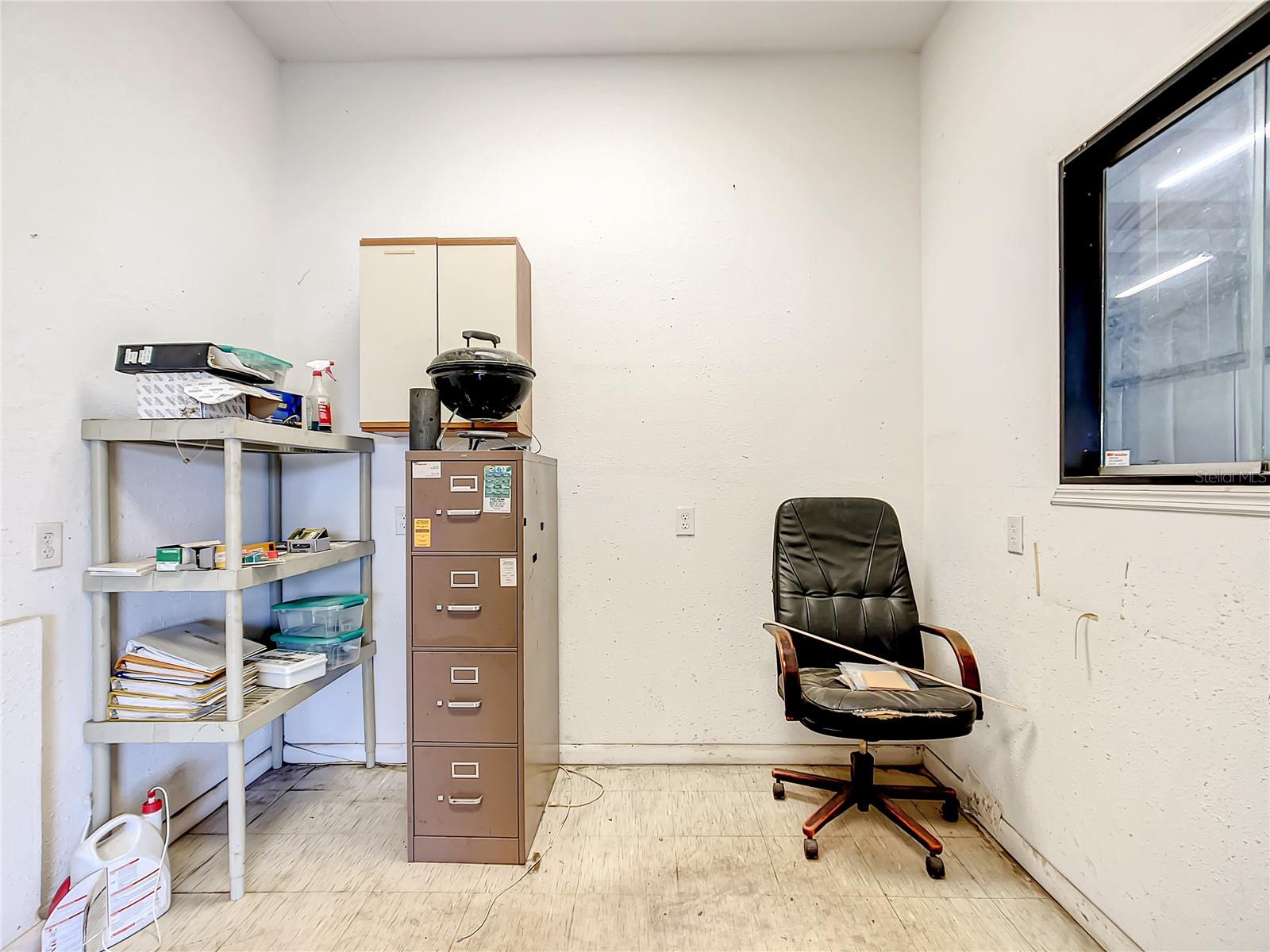 FLORIAN INDUST PARK - Commercial Sale