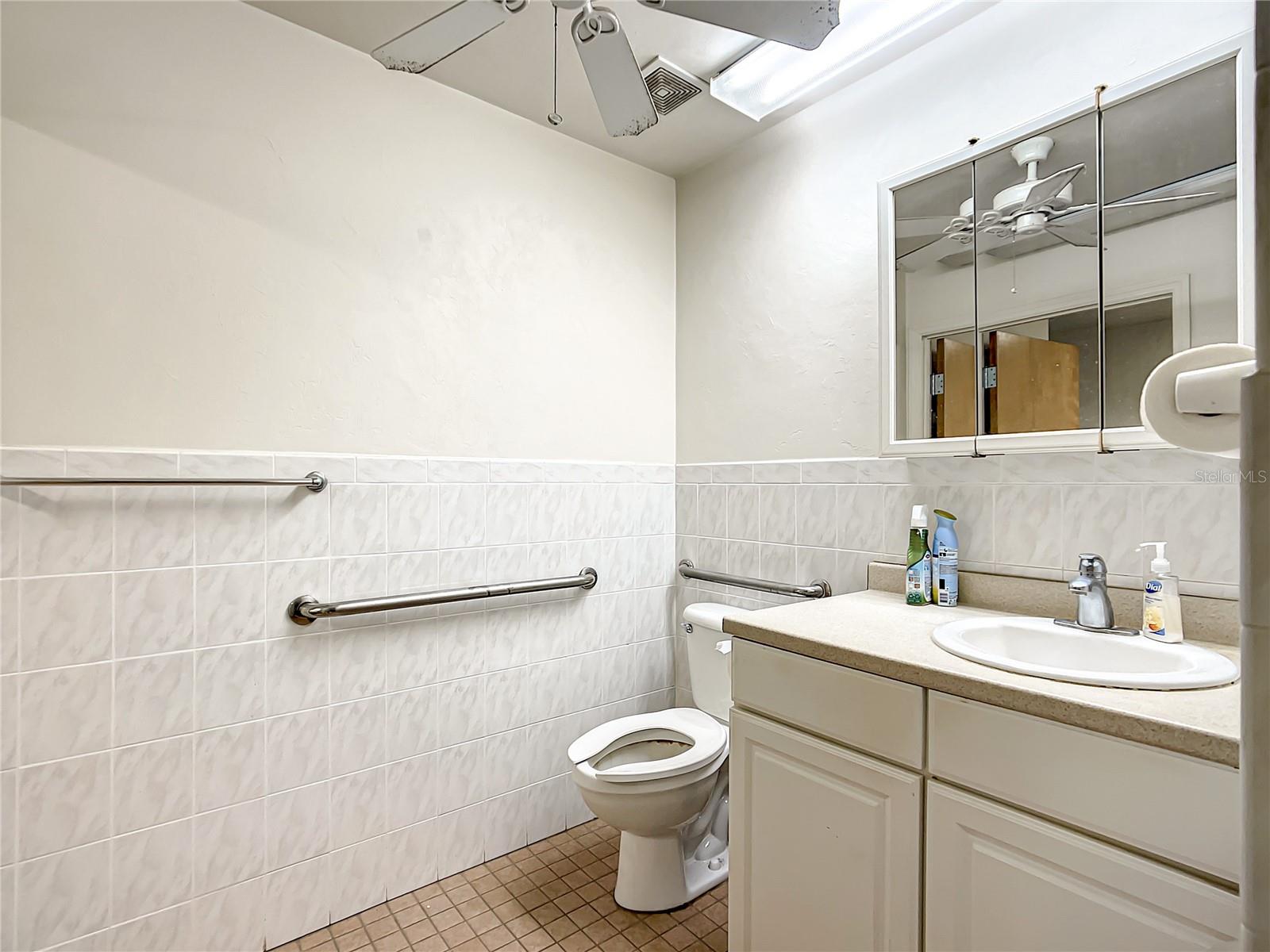 FLORIAN INDUST PARK - Commercial Sale