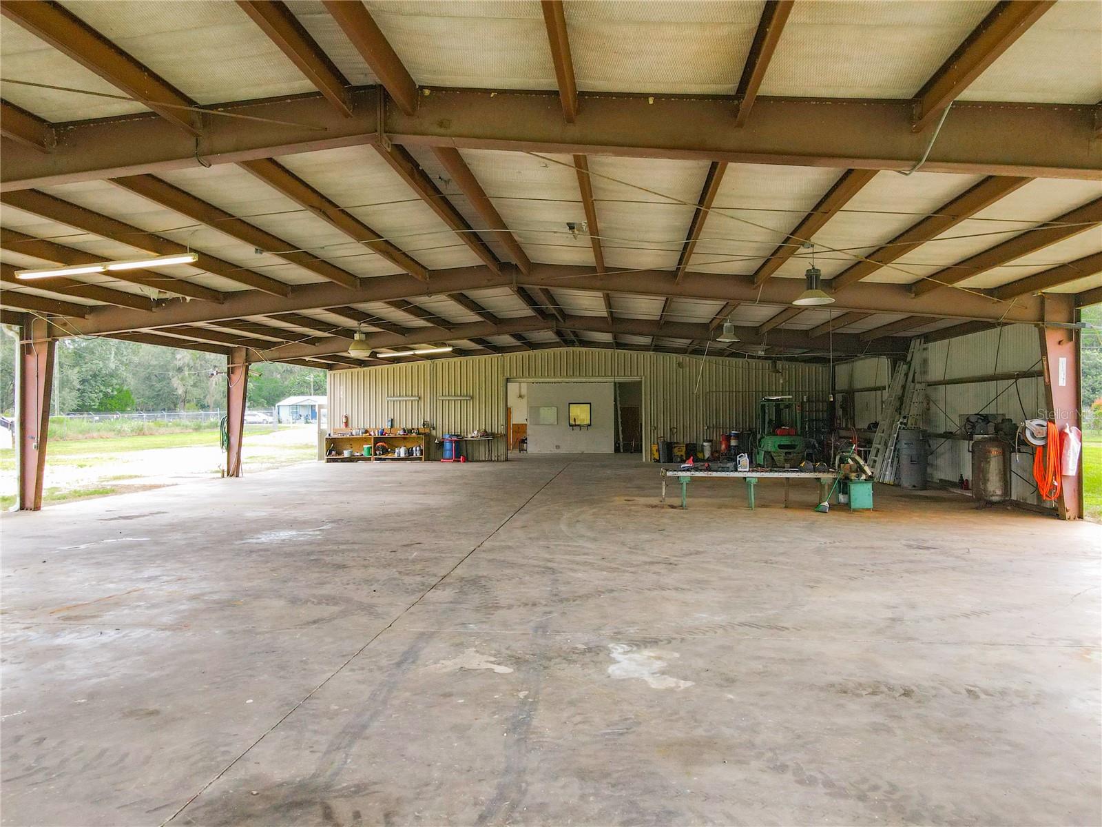 FLORIAN INDUST PARK - Commercial Sale