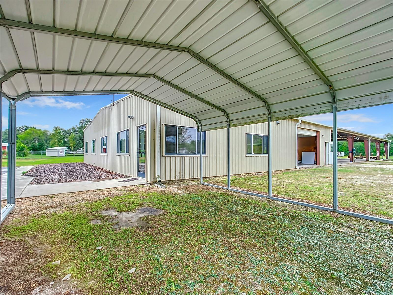 FLORIAN INDUST PARK - Commercial Sale