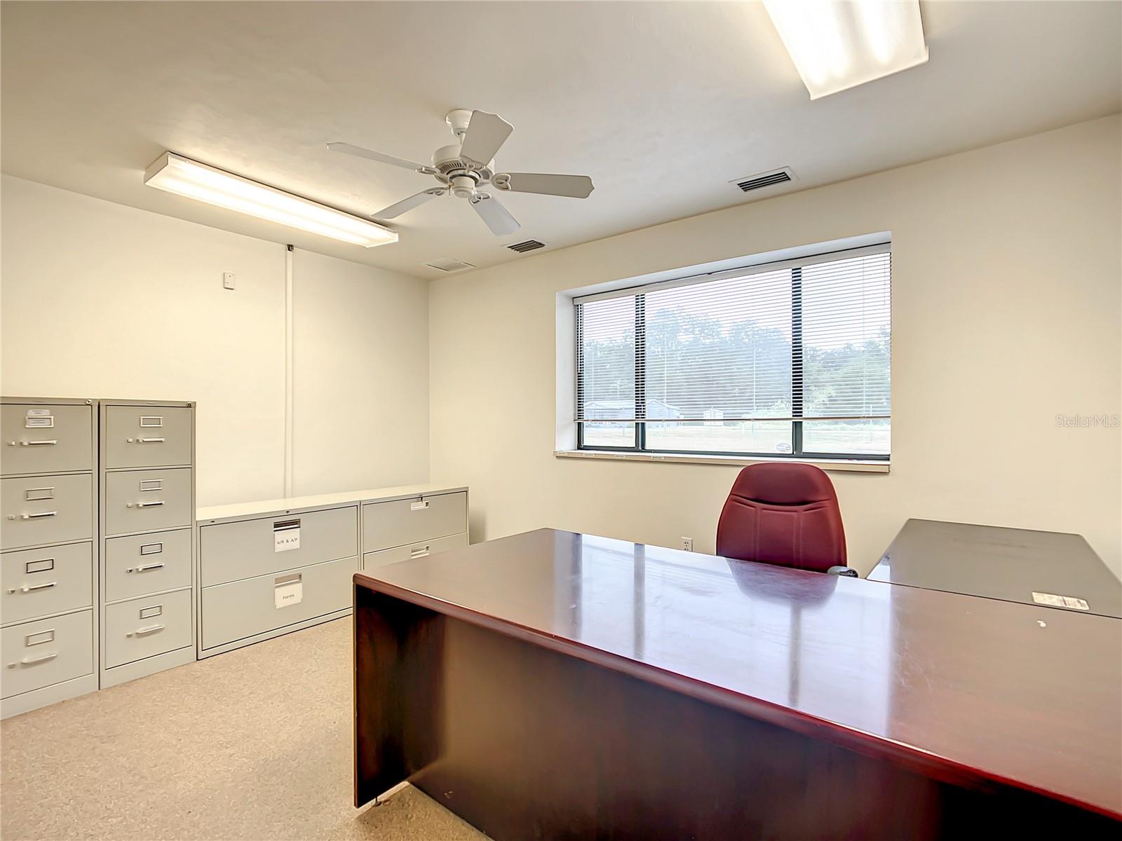 FLORIAN INDUST PARK - Commercial Sale