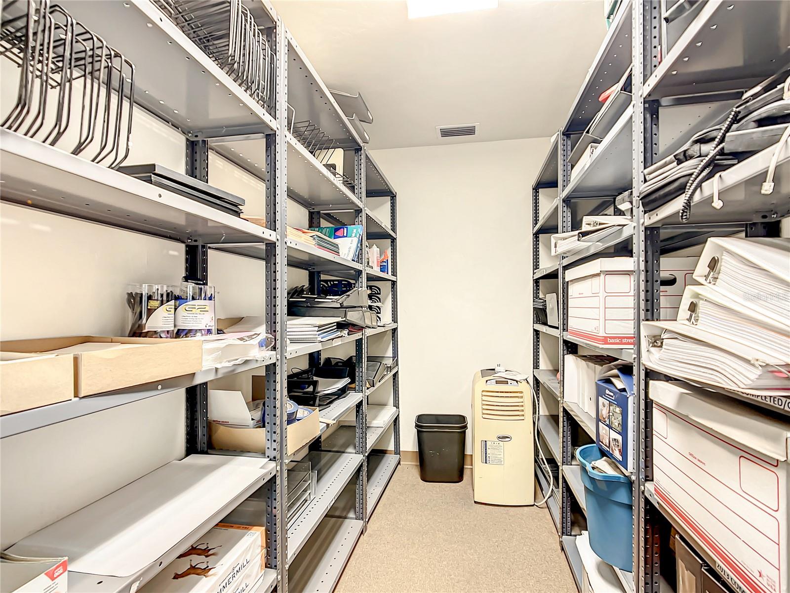 FLORIAN INDUST PARK - Commercial Sale