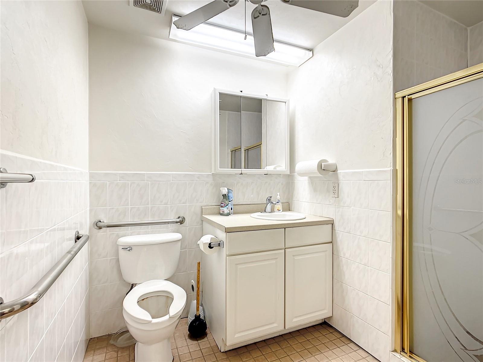 FLORIAN INDUST PARK - Commercial Sale