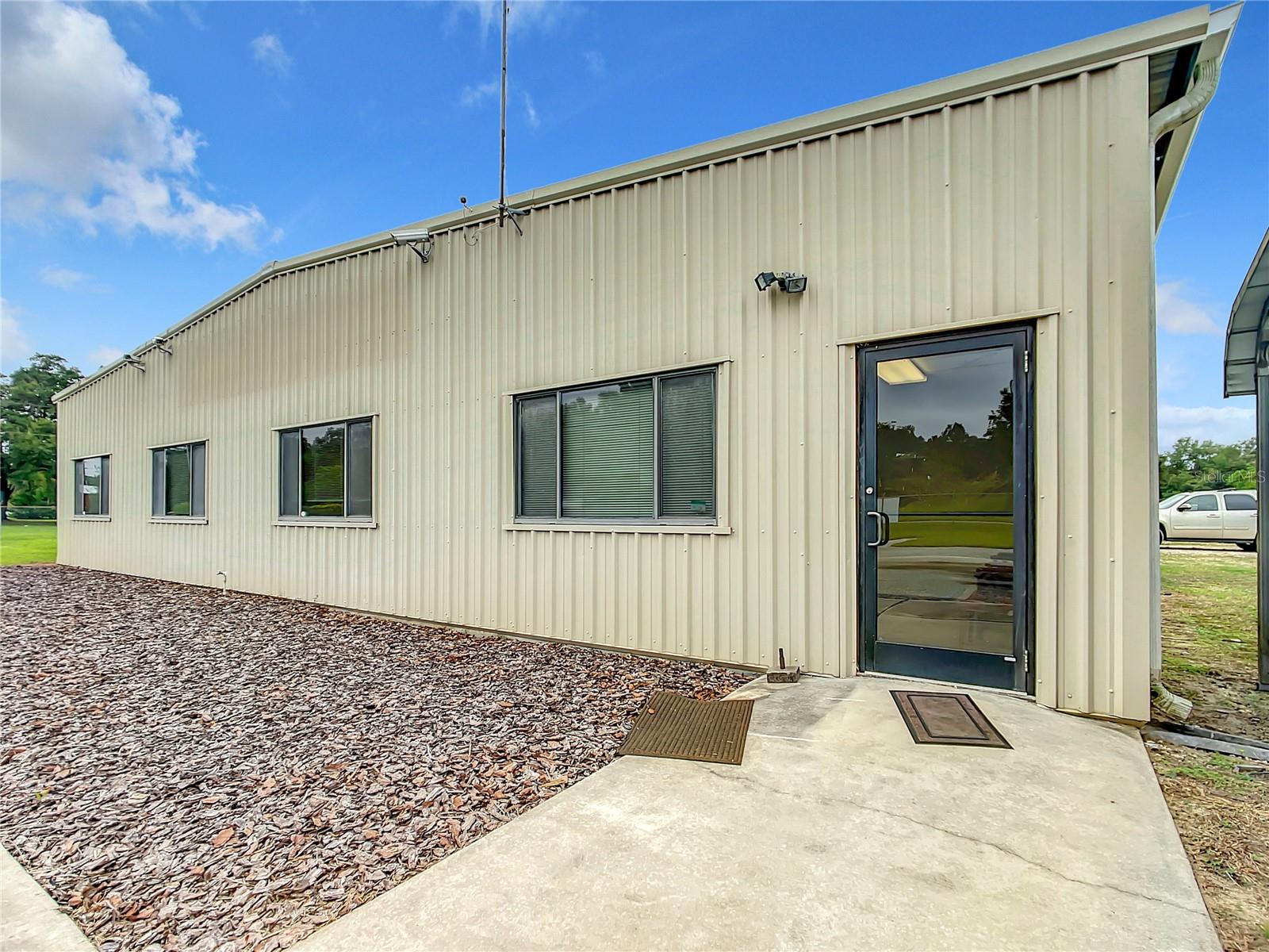 FLORIAN INDUST PARK - Commercial Sale